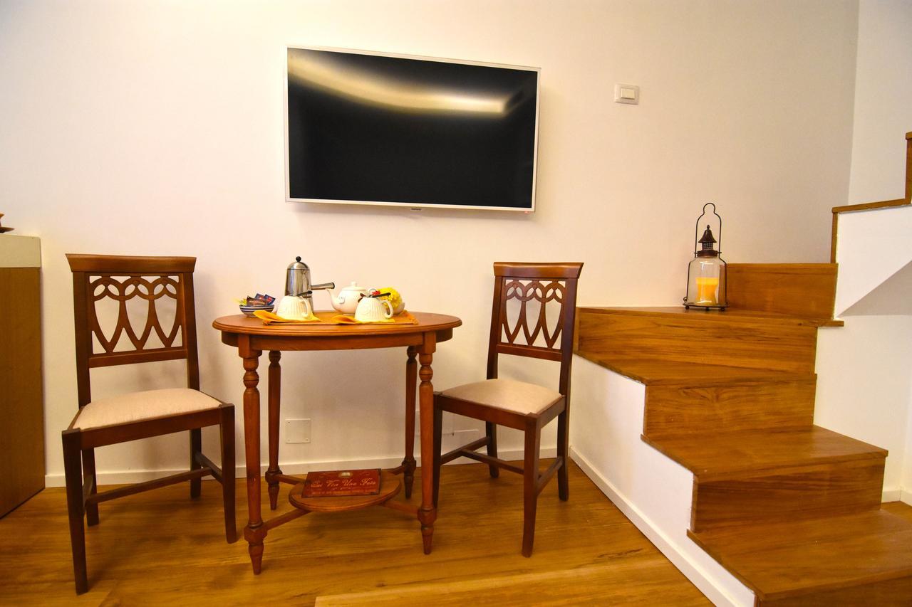 Corte Capomazza Appartamenti Naples Luaran gambar