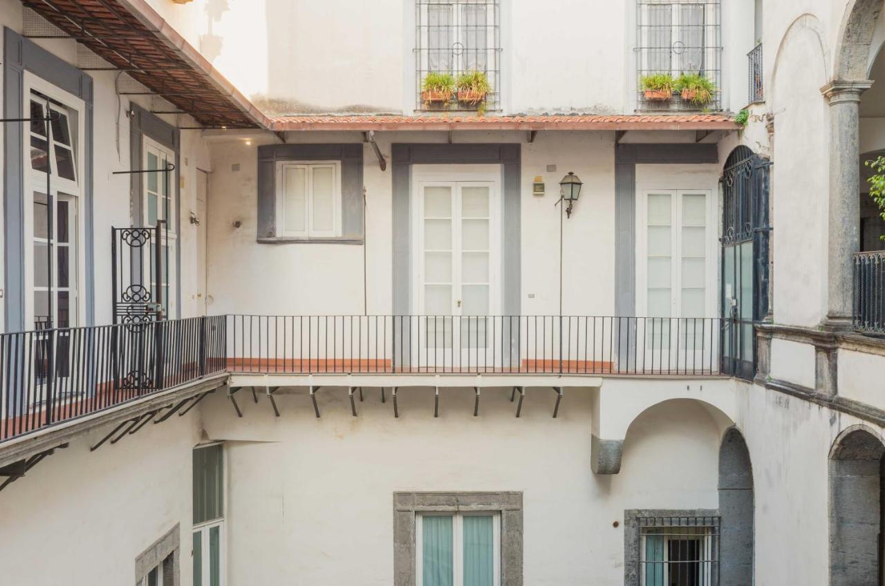 Corte Capomazza Appartamenti Naples Luaran gambar
