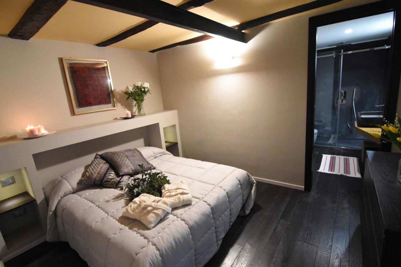 Corte Capomazza Appartamenti Naples Luaran gambar