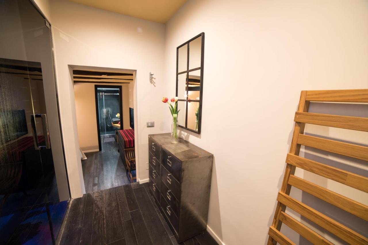 Corte Capomazza Appartamenti Naples Luaran gambar